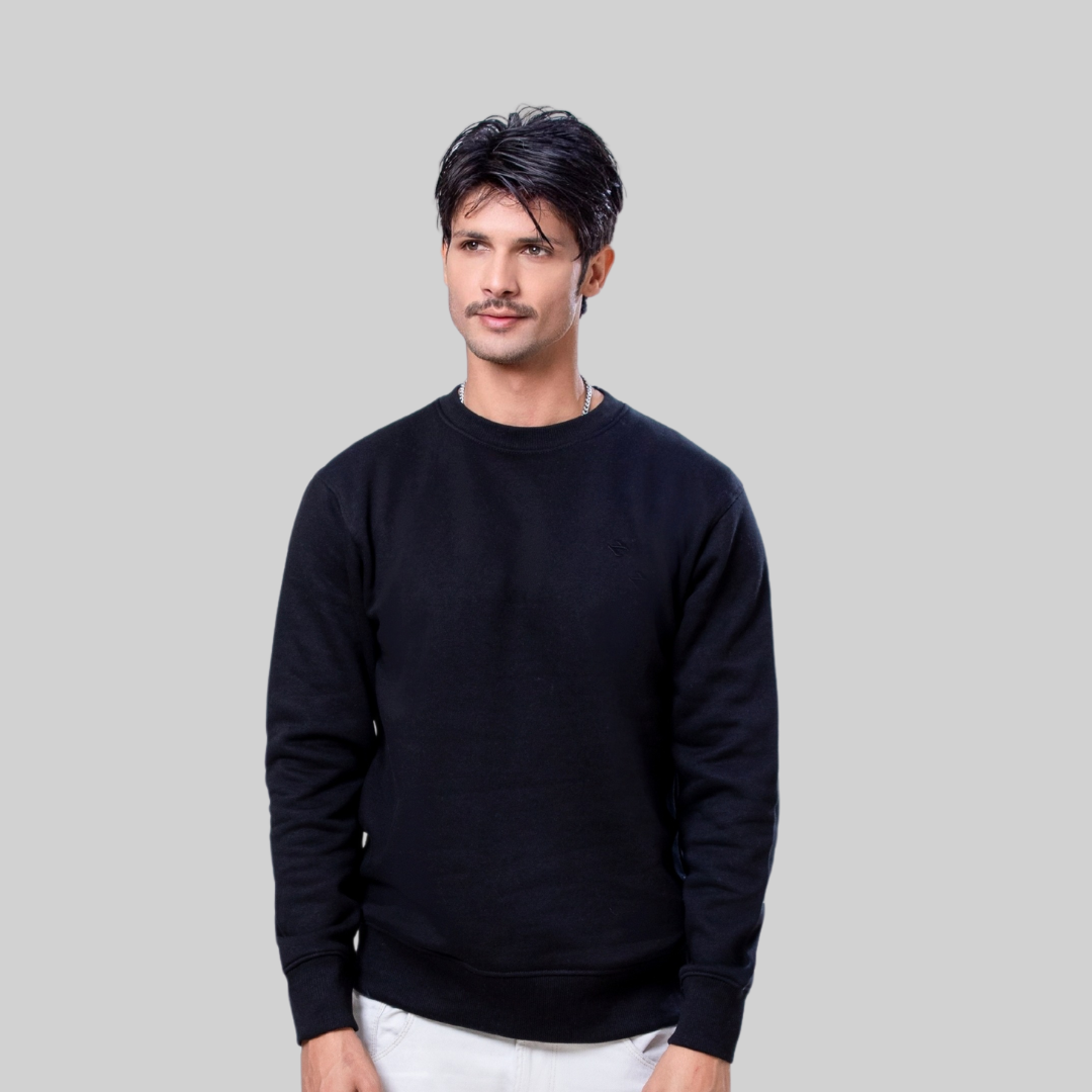 Male Model wearing a ML SWEATSHIRT BLACK _ 4