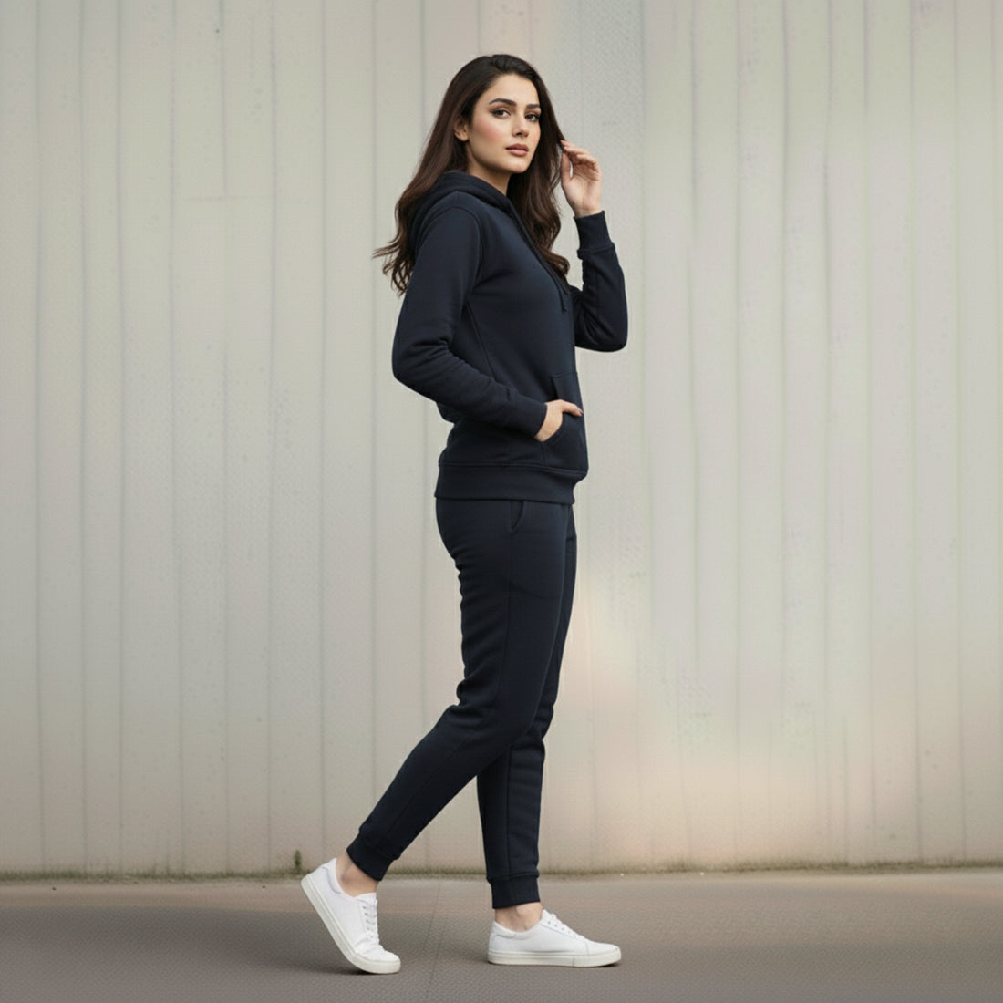 WOMEN ML PULLOVER HOODIE TRACKER - NAVY