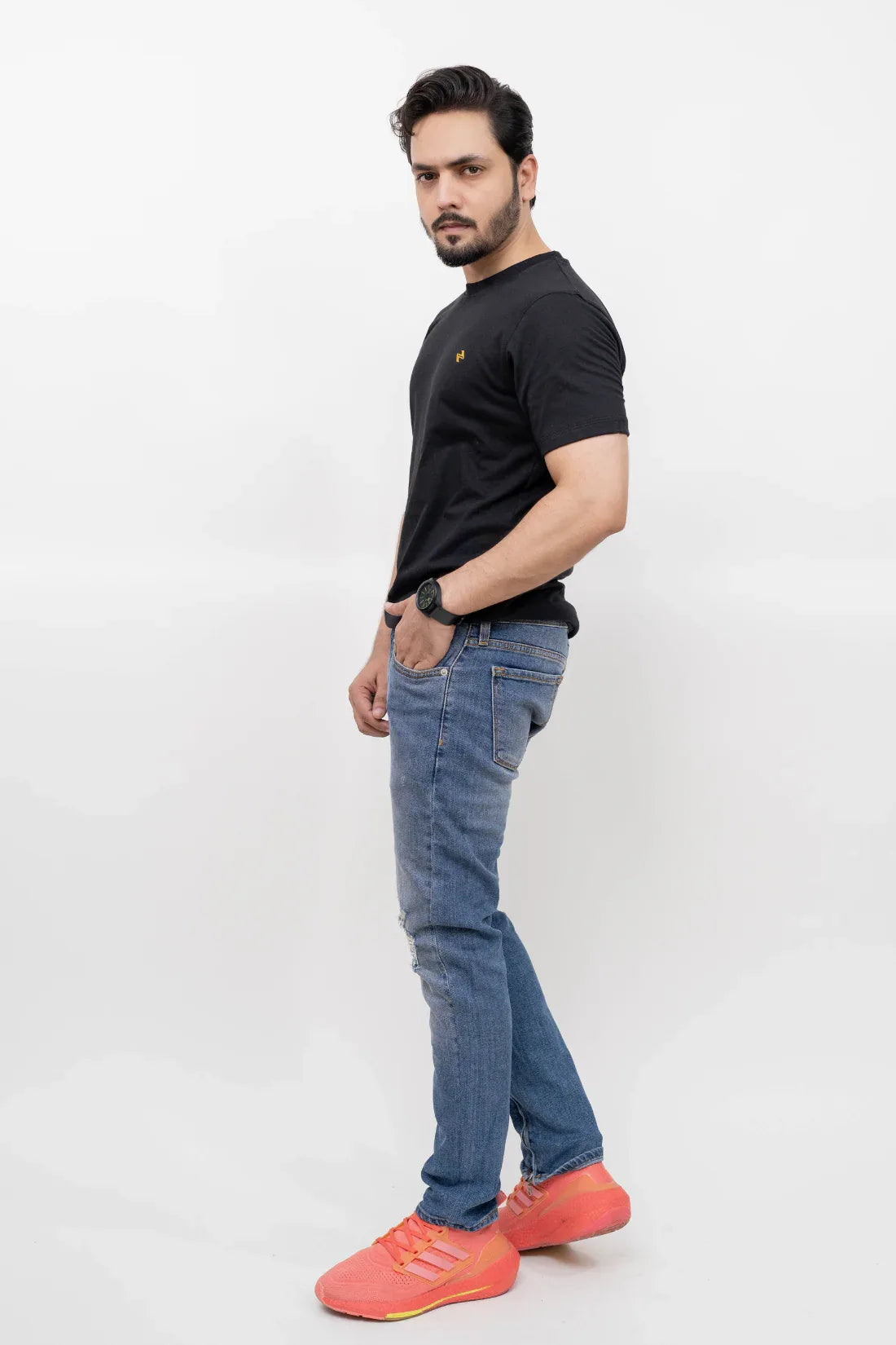 CL REGULAR FIT TEE – BLACK - NAVZA