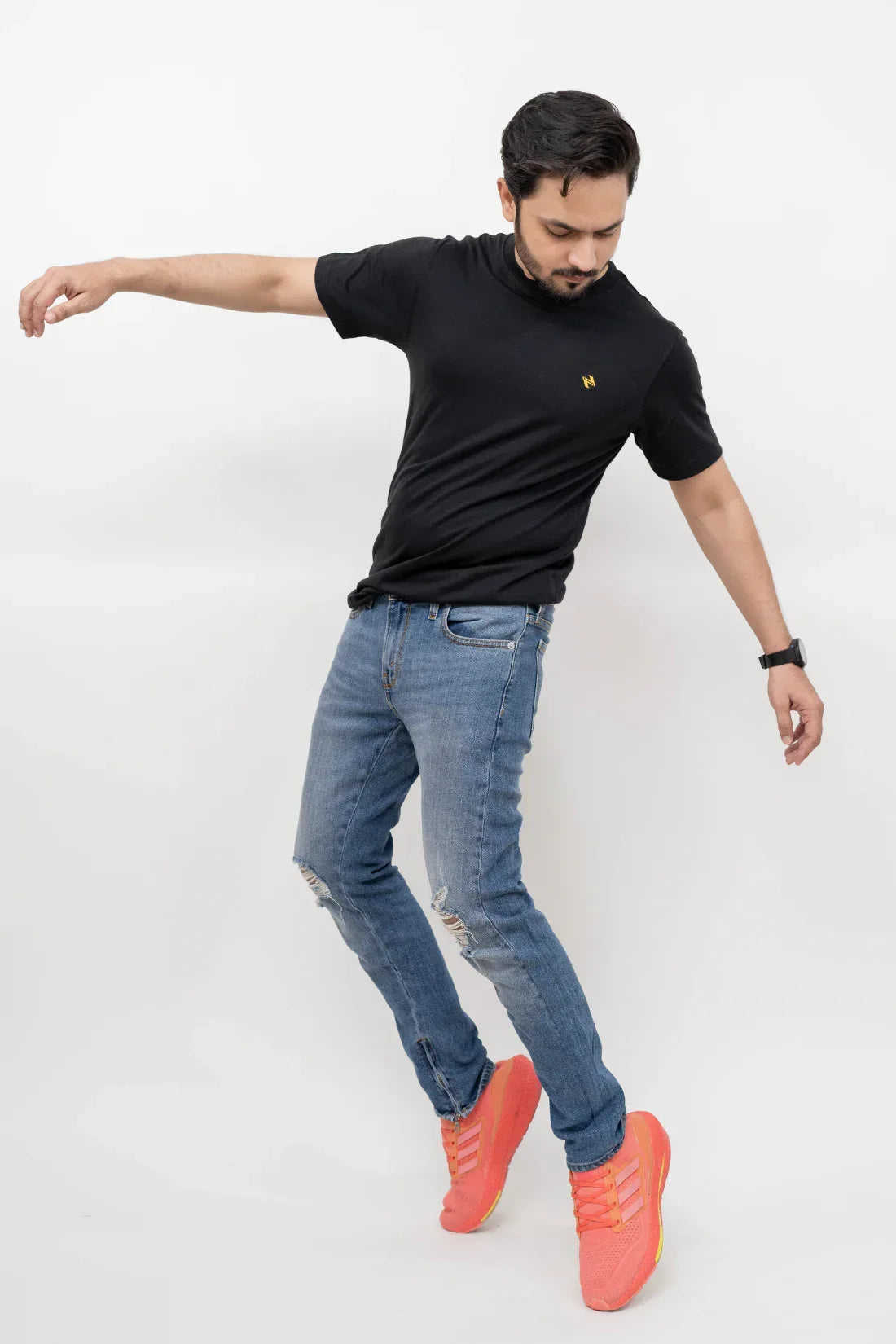 CL REGULAR FIT TEE – BLACK - NAVZA