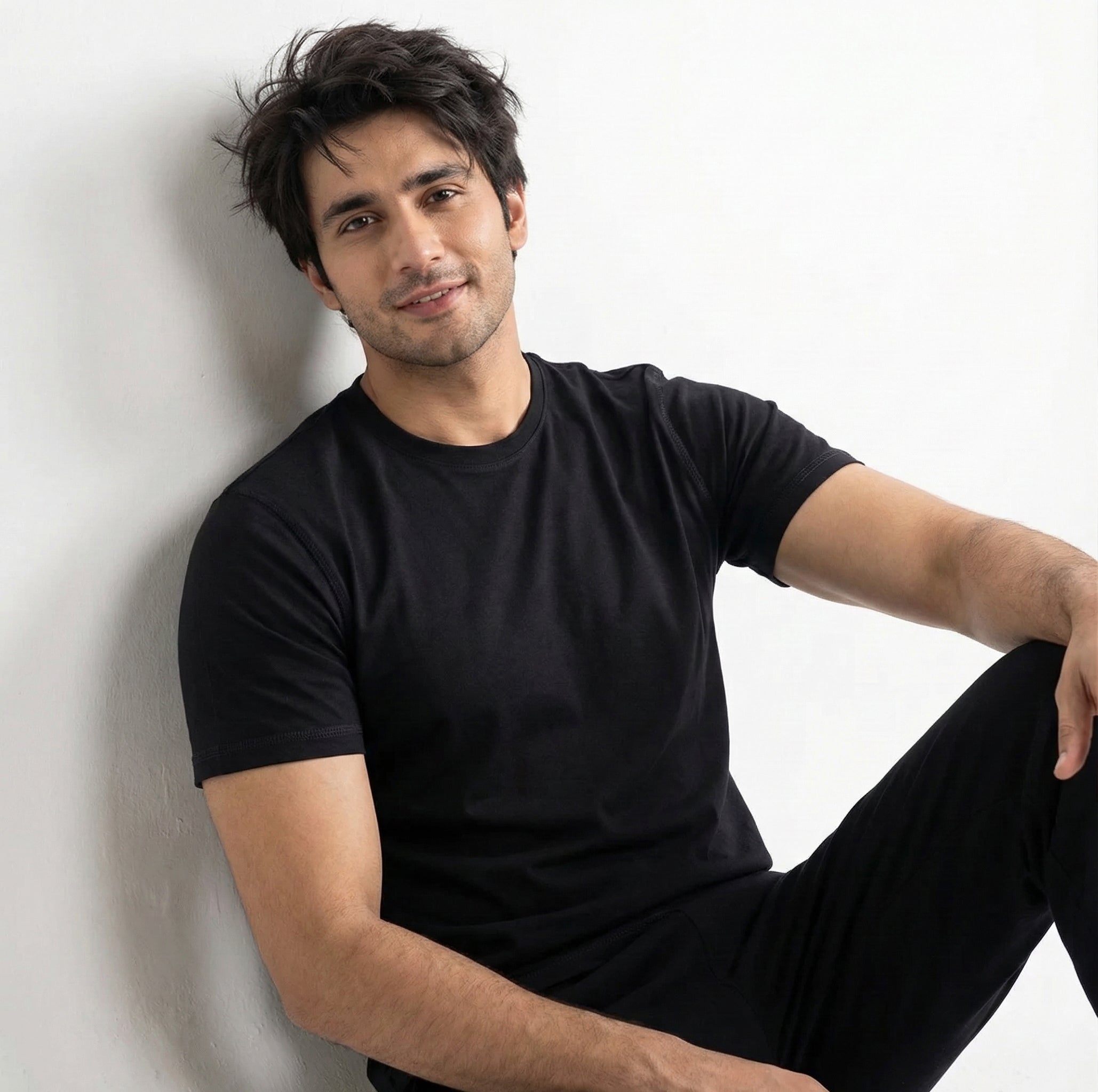 PACK OF BLACK UNDERTEE & BLACK JERSEY TROUSER