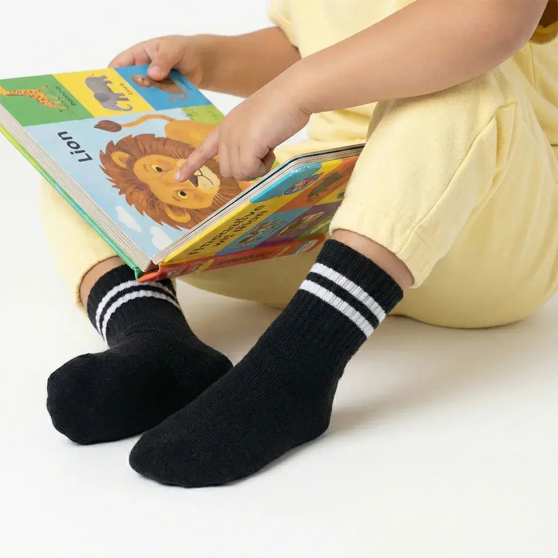 KIDS SHORT CREW SOCKS BLACK | NAVZA