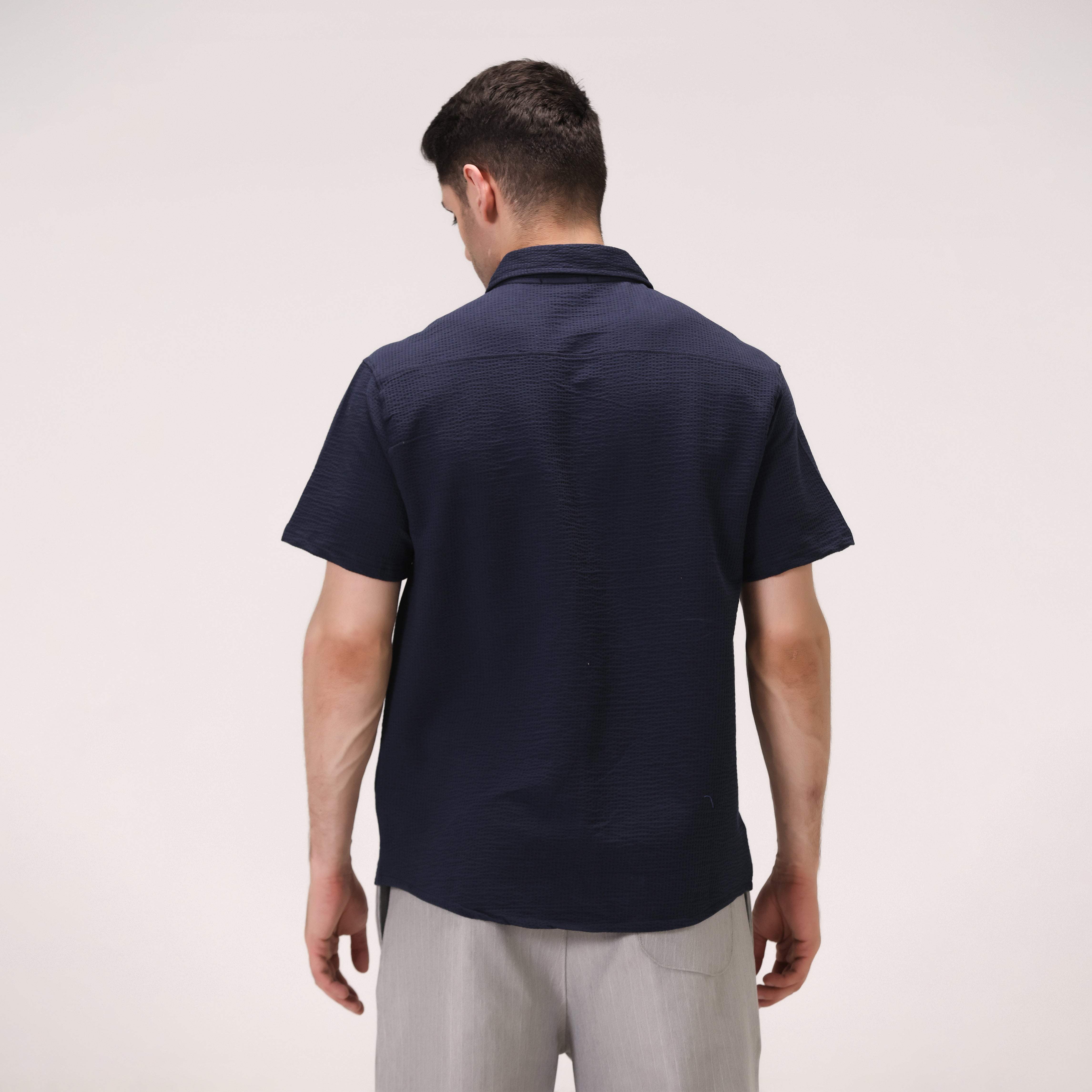 KNIT SEERSUCKER BUTTON DOWN SHIRT – NAVY
