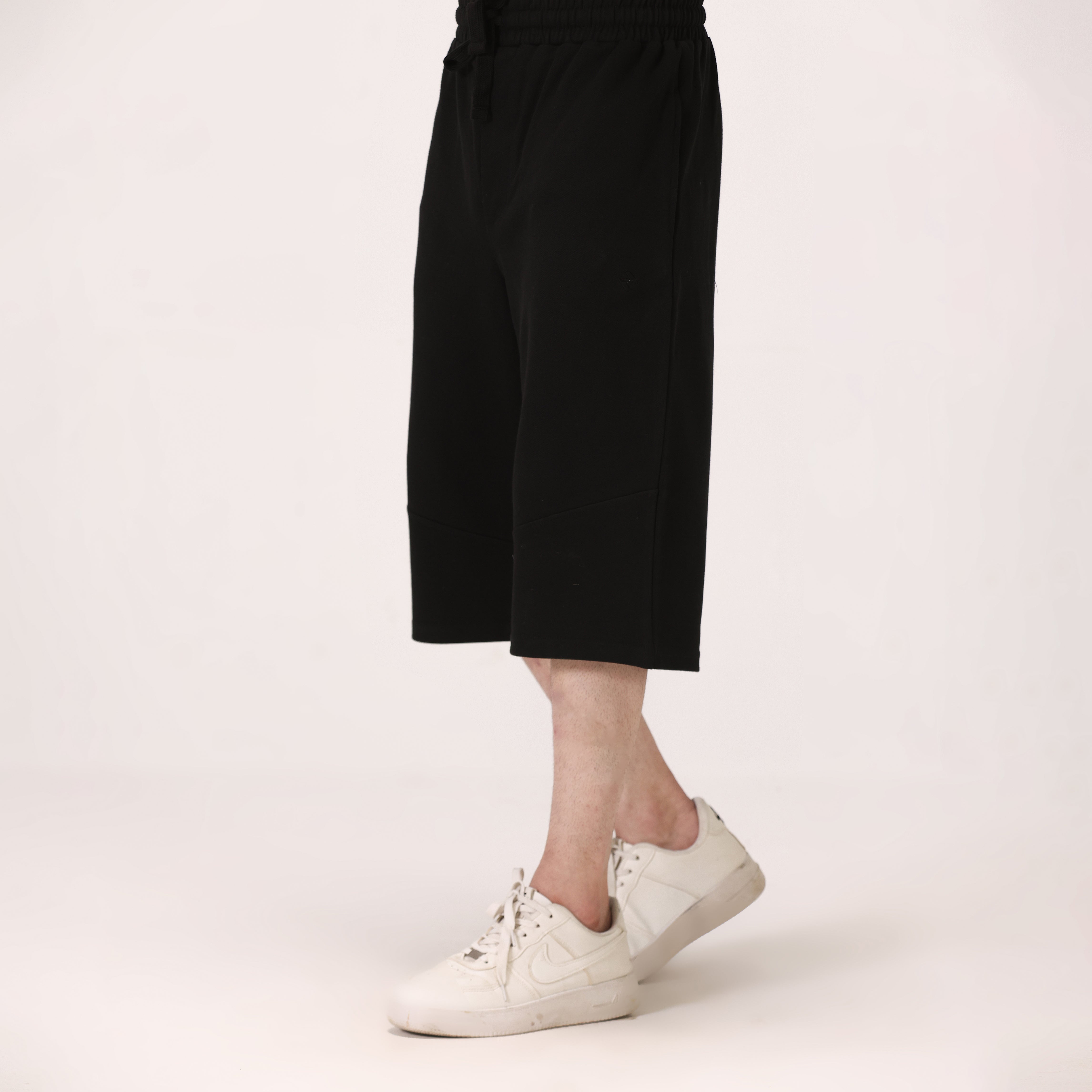 KNITTED TWILL INTERLOCK RELAXED SHORTS – BLACK