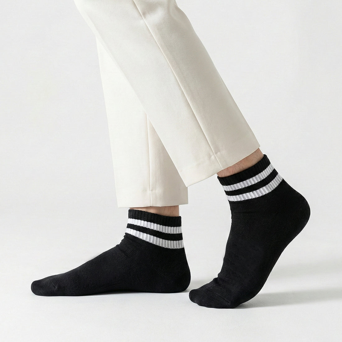 MEN SHORT CREW SOCKS BLACK | NAVZA