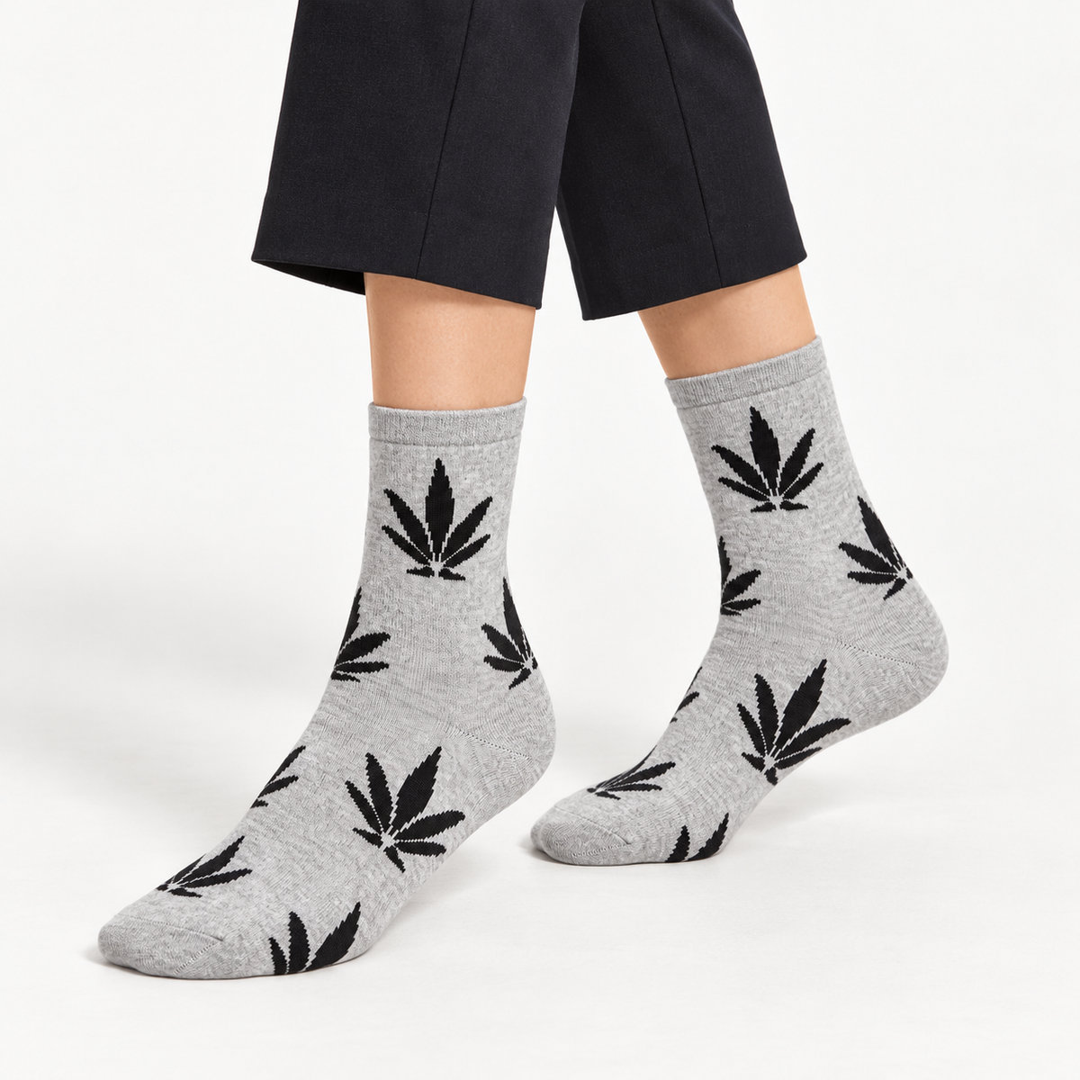WOMEN SHORT CREW SOCKS GREY NAVZA