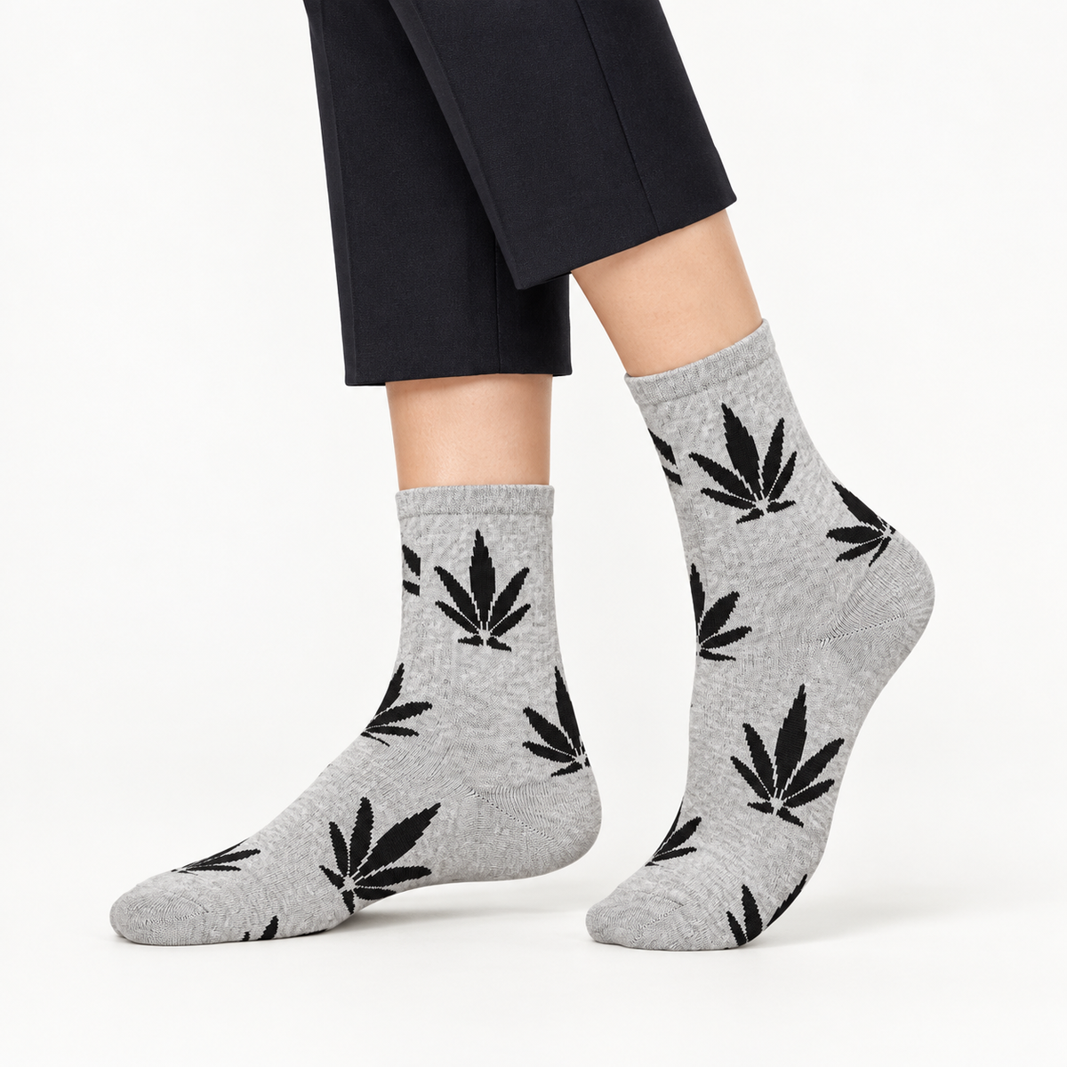 WOMEN SHORT CREW SOCKS GREY NAVZA