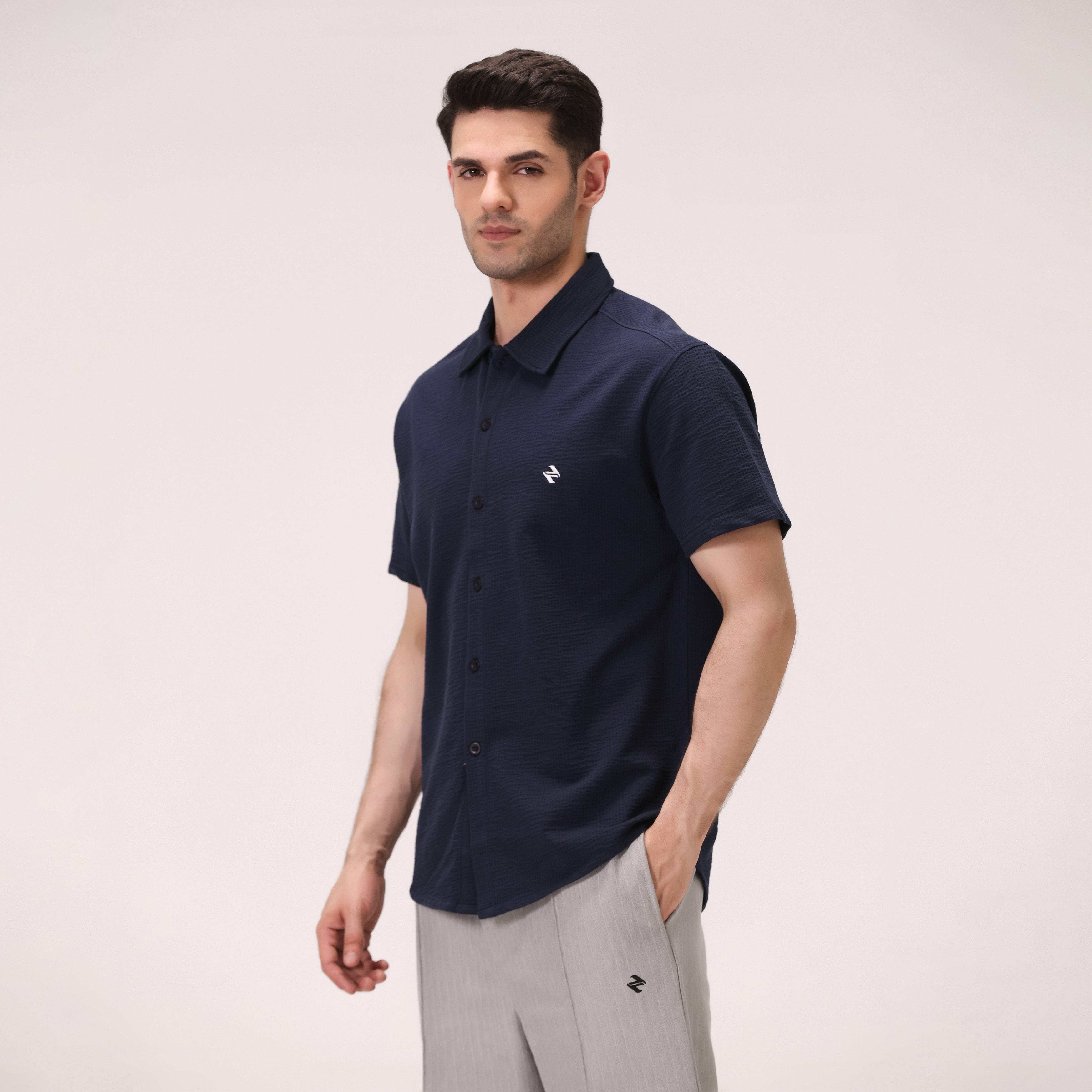 KNIT SEERSUCKER BUTTON DOWN SHIRT – NAVY