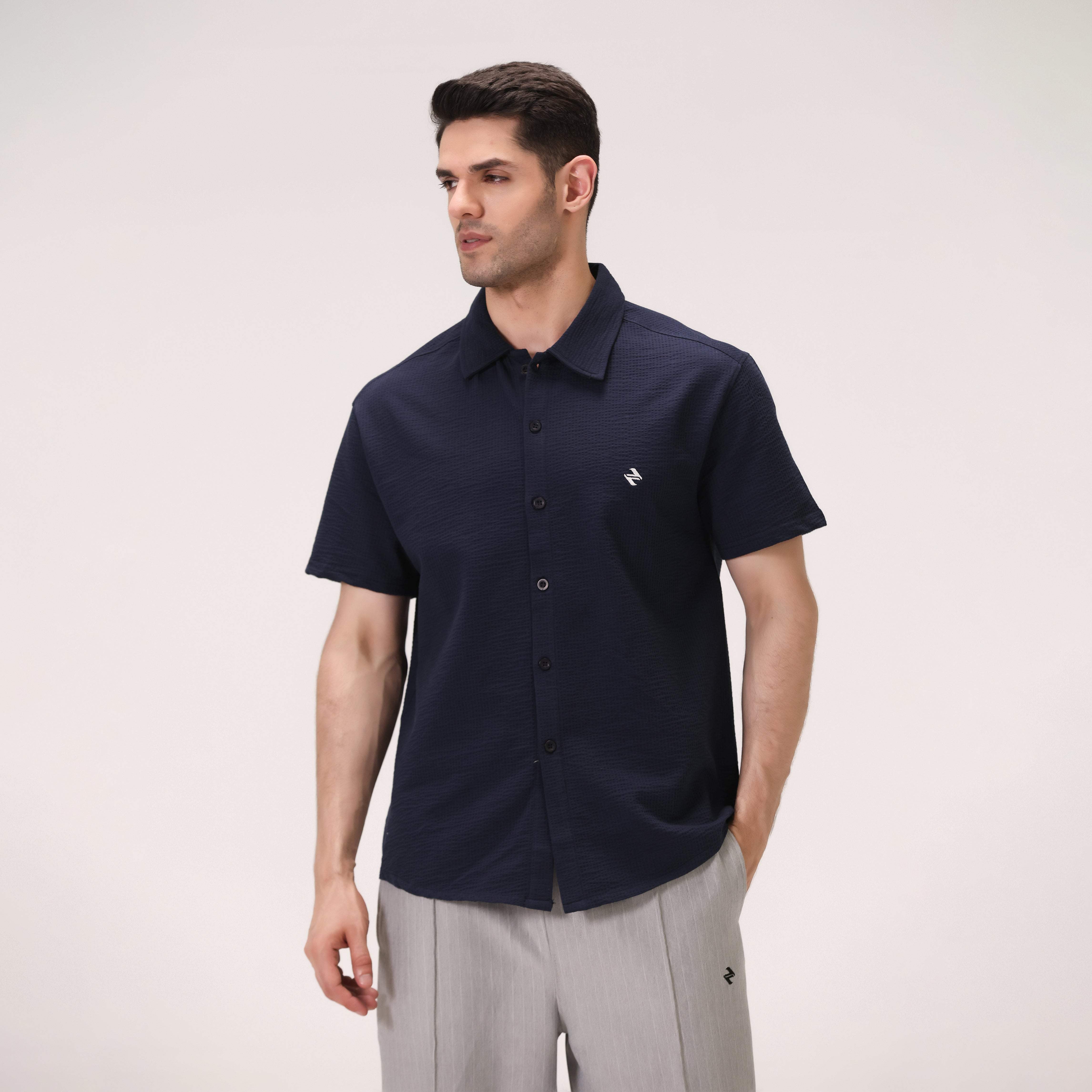 KNIT SEERSUCKER BUTTON DOWN SHIRT – NAVY