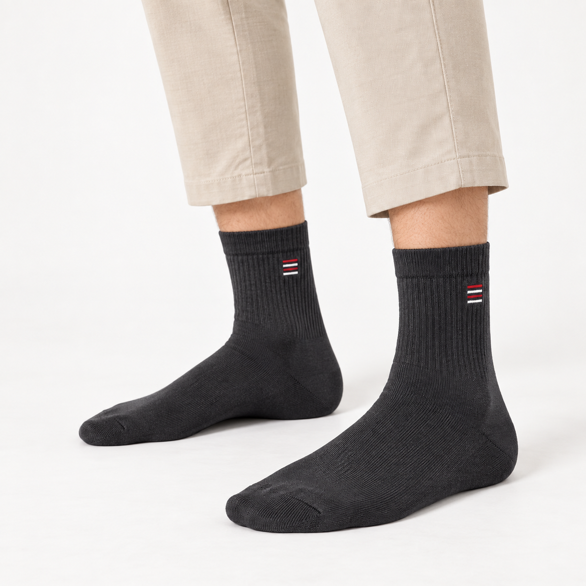 MEN EMBLEM CREW SOCKS CHARCOAL NAVZA