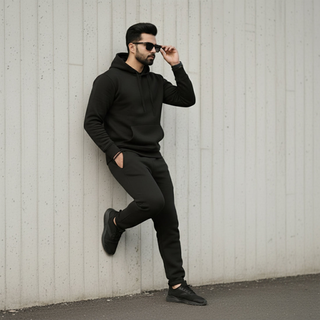 ML PULLOVER HOODIE – BLACK