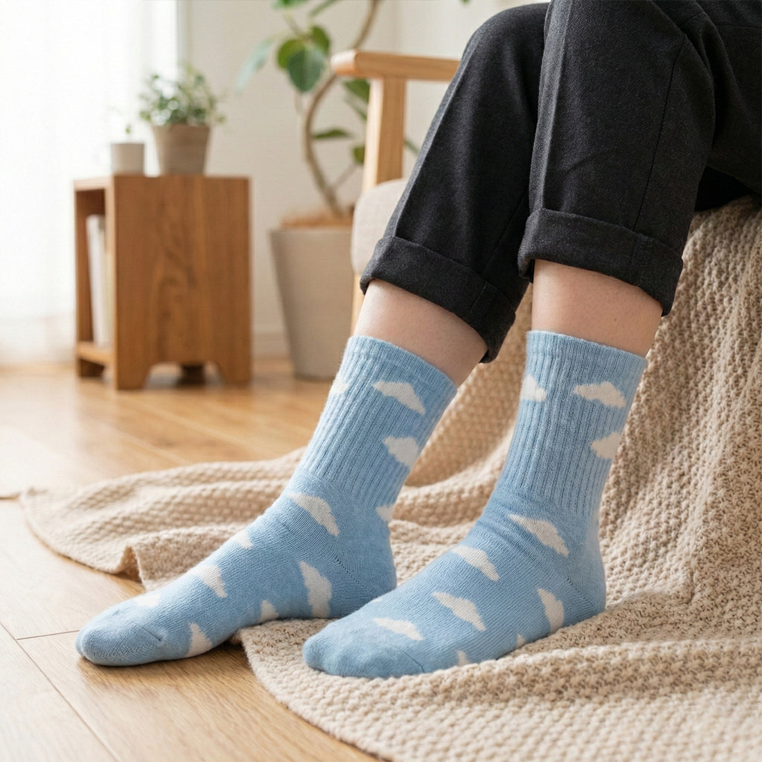 WOMEN CREW SOCKS SKY BLUE | NAVZA